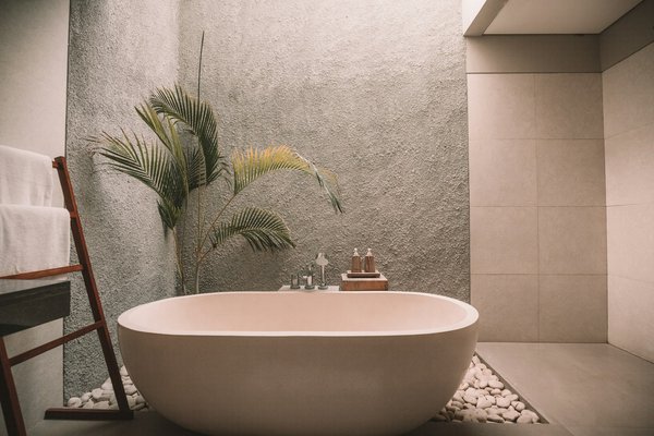 How to Choose the Perfect Water-Resistant Wallpaper for a Bathroom Makeover?
